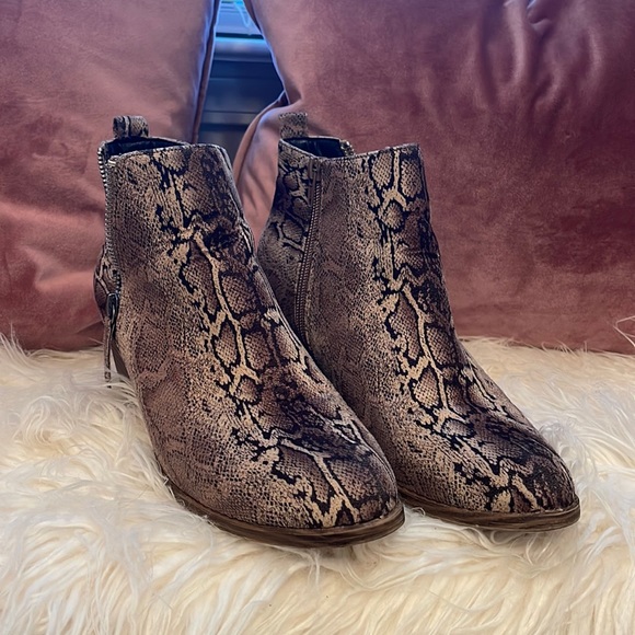 Shoes - Snake print booties